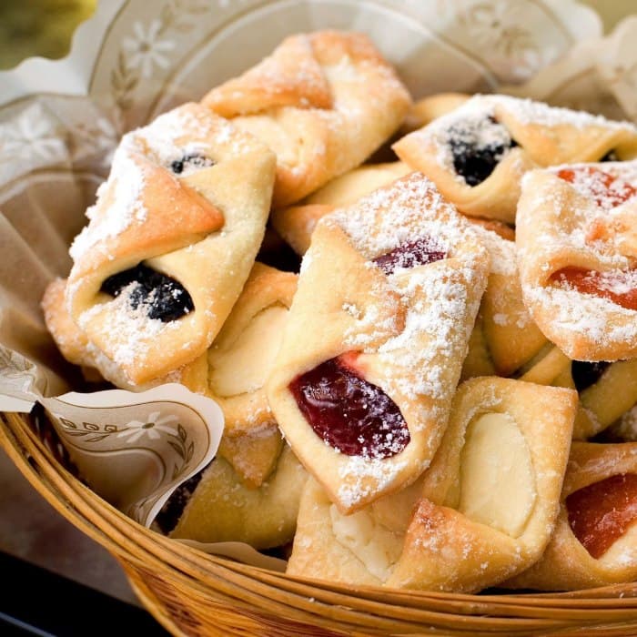 Rogaliki (Polish Croissant Cookies)