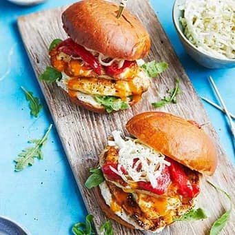 15-minute chicken & halloumi burgers